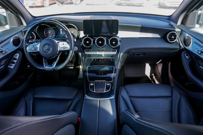 Mercedes-Benz GLC 300 2022* AMG PACK* NIGHT PACK* FACELIFT* PANO* KEYLES, снимка 6 - Автомобили и джипове - 52474319