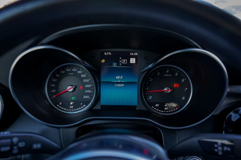 Mercedes-Benz GLC 300 2022* AMG PACK* NIGHT PACK* FACELIFT* PANO* KEYLES, снимка 5 - Автомобили и джипове - 52474319