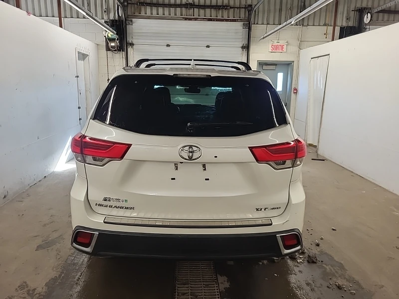 Toyota Highlander XLE * * CARFAX * * АВТО КРЕДИТ * * , снимка 5 - Автомобили и джипове - 53345163