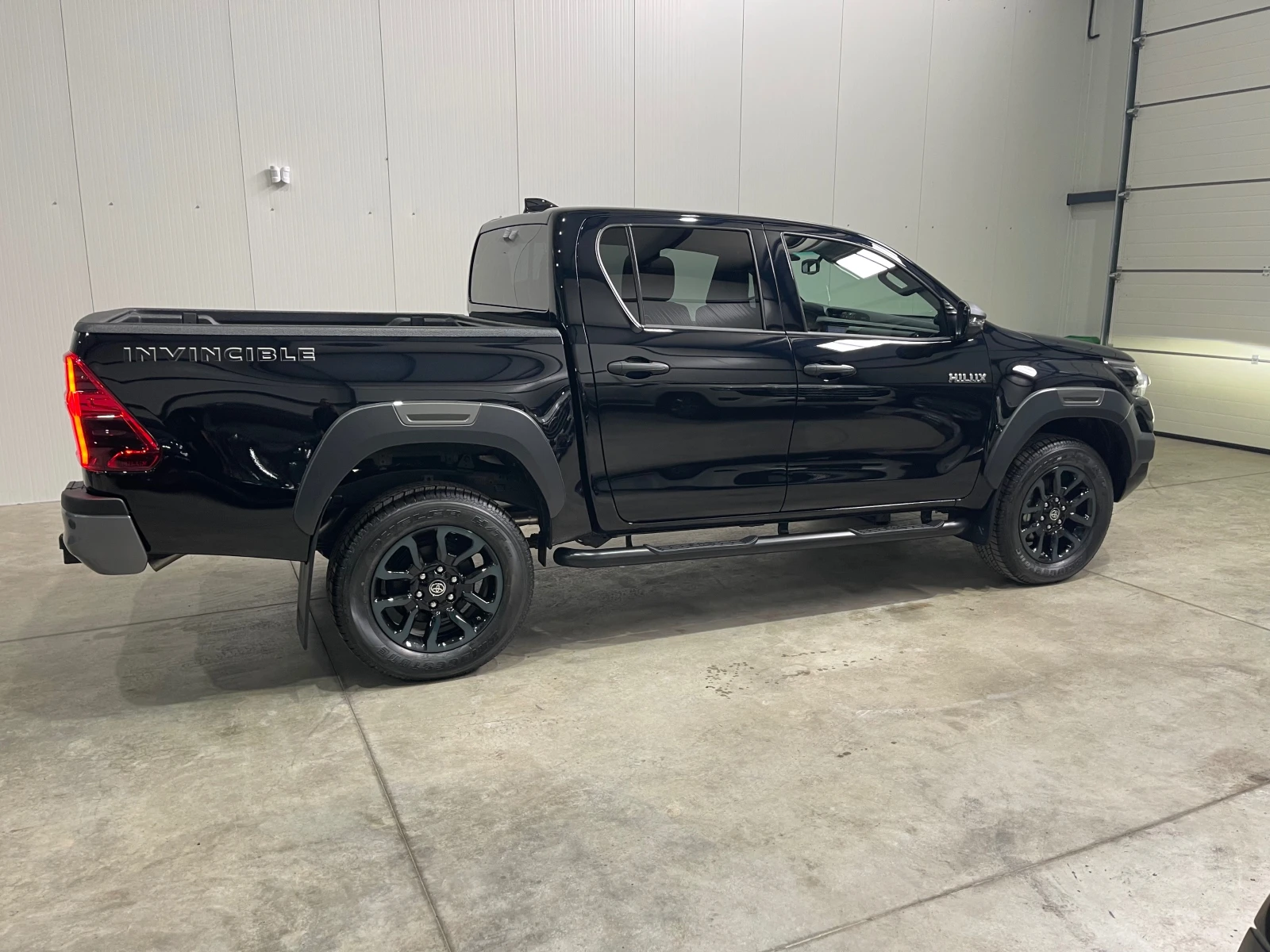 Toyota Hilux FACELIFT 2025 INVINCIBLE 2.8 D4D ЛИЗИНГ - изображение 6