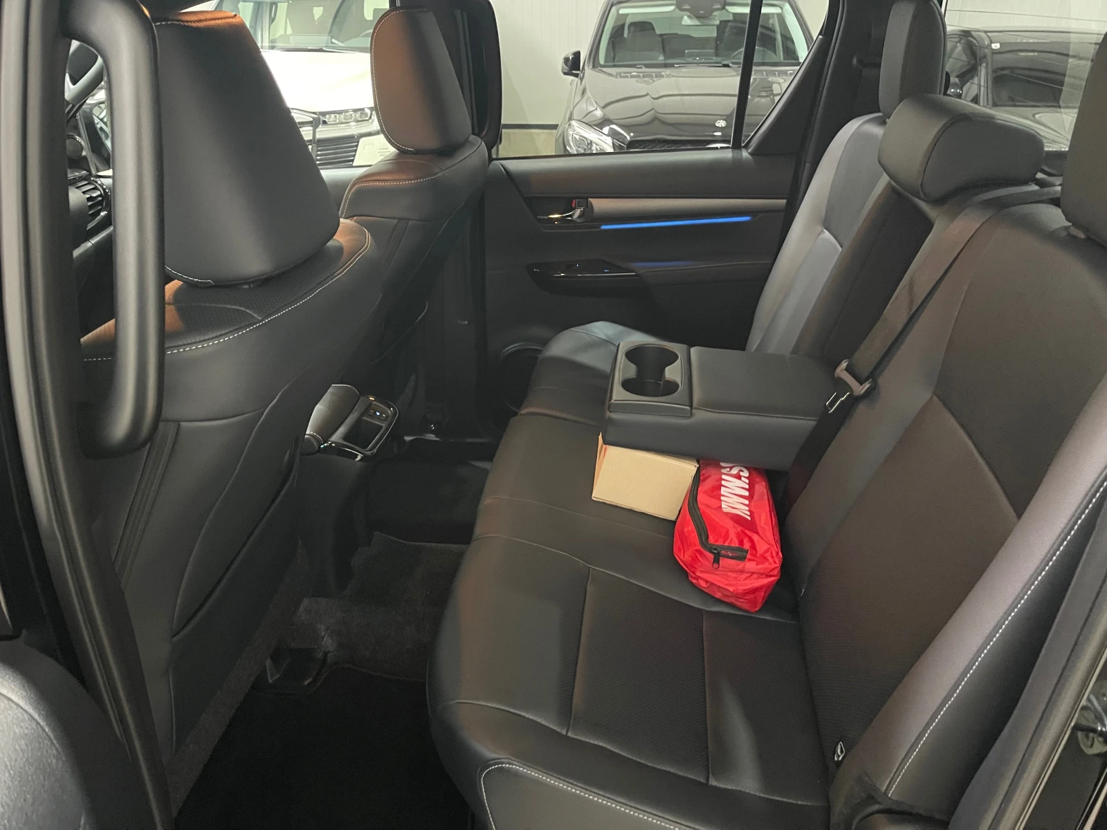 Toyota Hilux FACELIFT 2025 INVINCIBLE 2.8 D4D ЛИЗИНГ - изображение 10