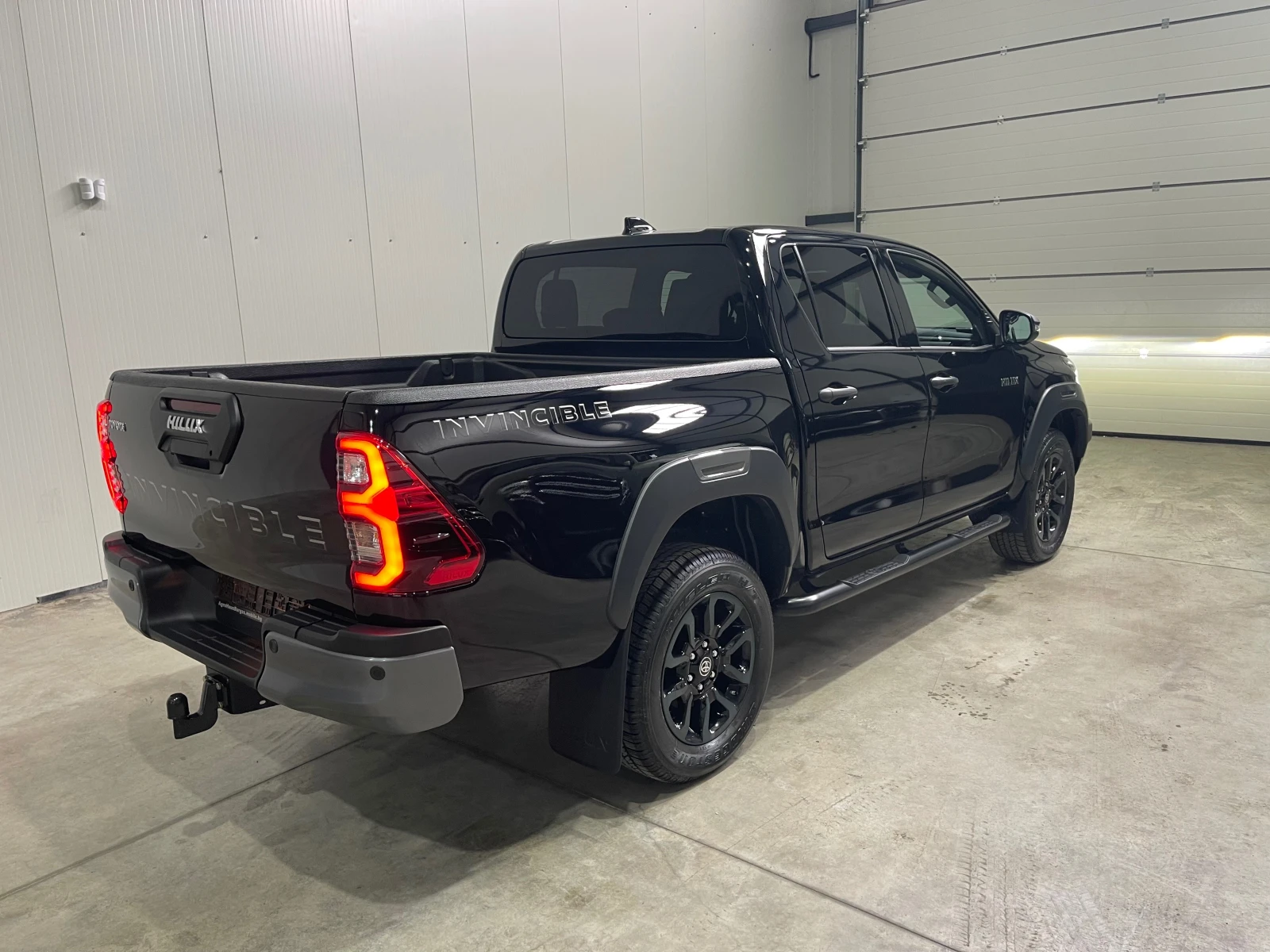 Toyota Hilux FACELIFT 2025 INVINCIBLE 2.8 D4D ЛИЗИНГ - изображение 5