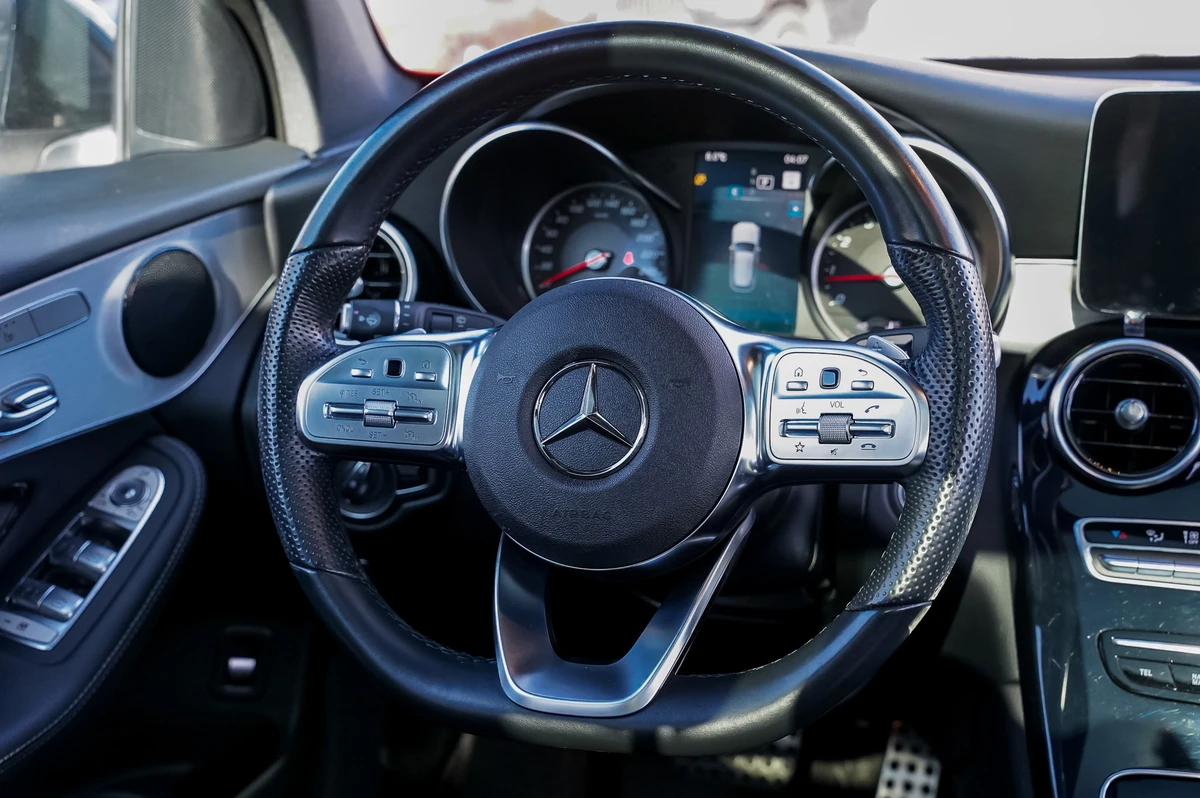 Mercedes-Benz GLC 300 2022* AMG PACK* NIGHT PACK* FACELIFT* PANO* KEYLES - изображение 7