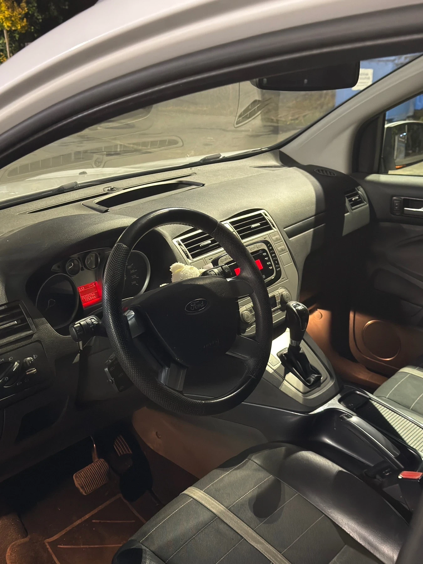 Ford Kuga 4x4 Titanium - изображение 6