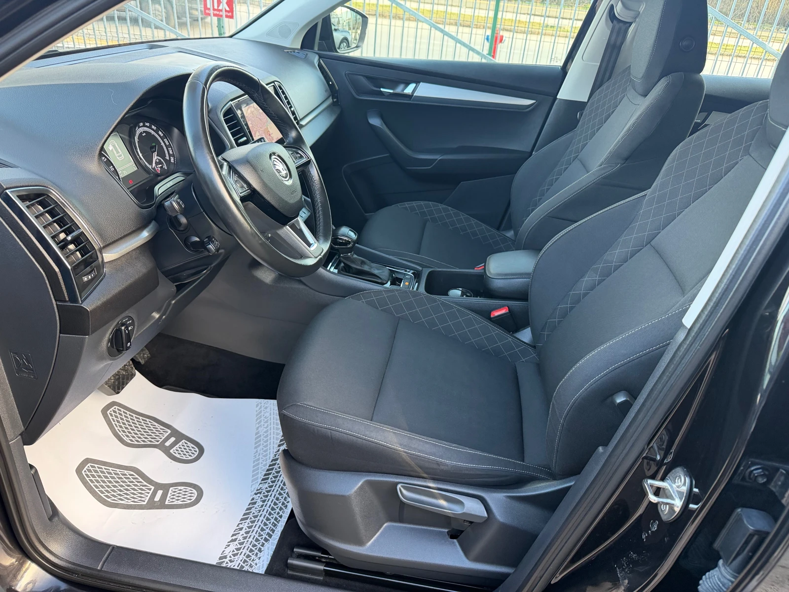 Skoda Karoq 1.6 TDI AVT LED KAMERA - изображение 8