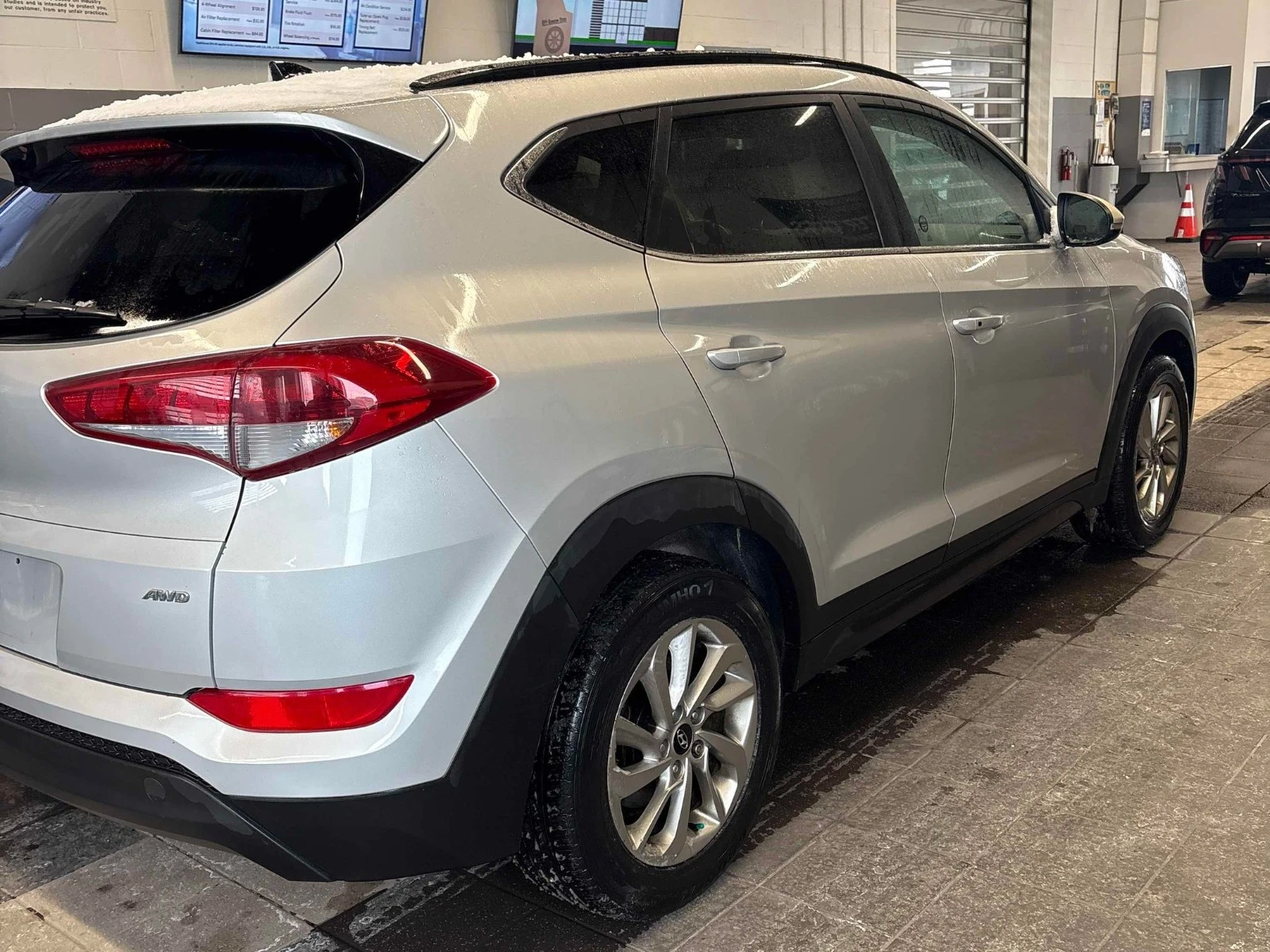 Hyundai Tucson Luxury С РЕГИСТРАЦИЯ & АВТО КРЕДИТ - изображение 4