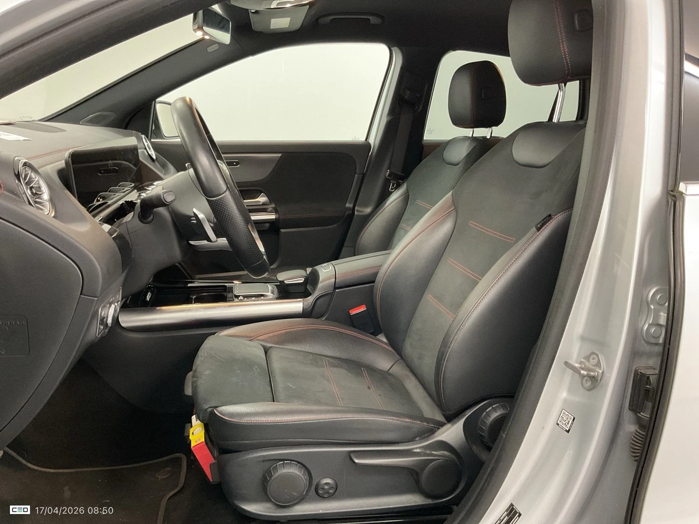 Mercedes-Benz EQA 250 AMG Line, снимка 9 - Автомобили и джипове - 54356374