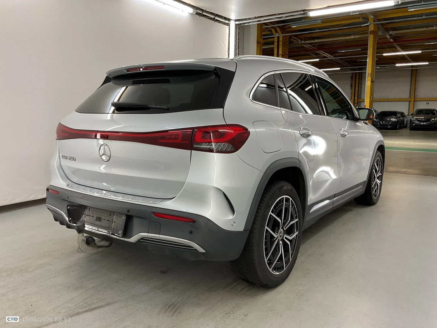 Mercedes-Benz EQA 250 AMG Line, снимка 3 - Автомобили и джипове - 54356374