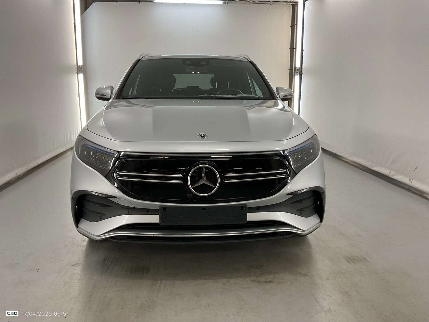 Mercedes-Benz EQA 250 AMG Line, снимка 2 - Автомобили и джипове - 54356374
