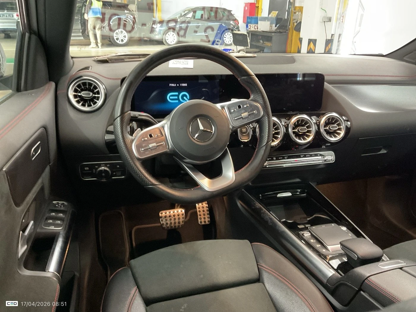 Mercedes-Benz EQA 250 AMG Line, снимка 6 - Автомобили и джипове - 54356374