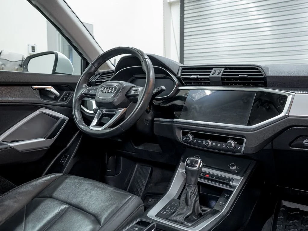 Audi Q3 MATRIX* 45TFSI* ПОДГРЕВ* КАМЕРА* ПАНОРАМА* , снимка 9 - Автомобили и джипове - 55304271