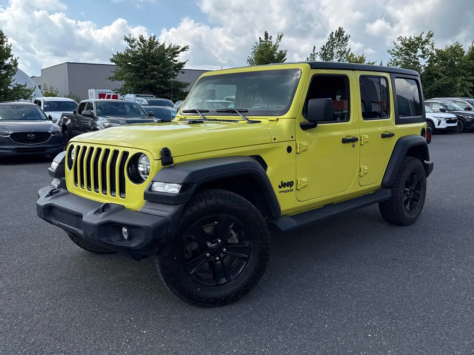 Jeep Wrangler Unlimited Sport Altitude / Carfax / Автокредит , снимка 13 - Автомобили и джипове - 56001630