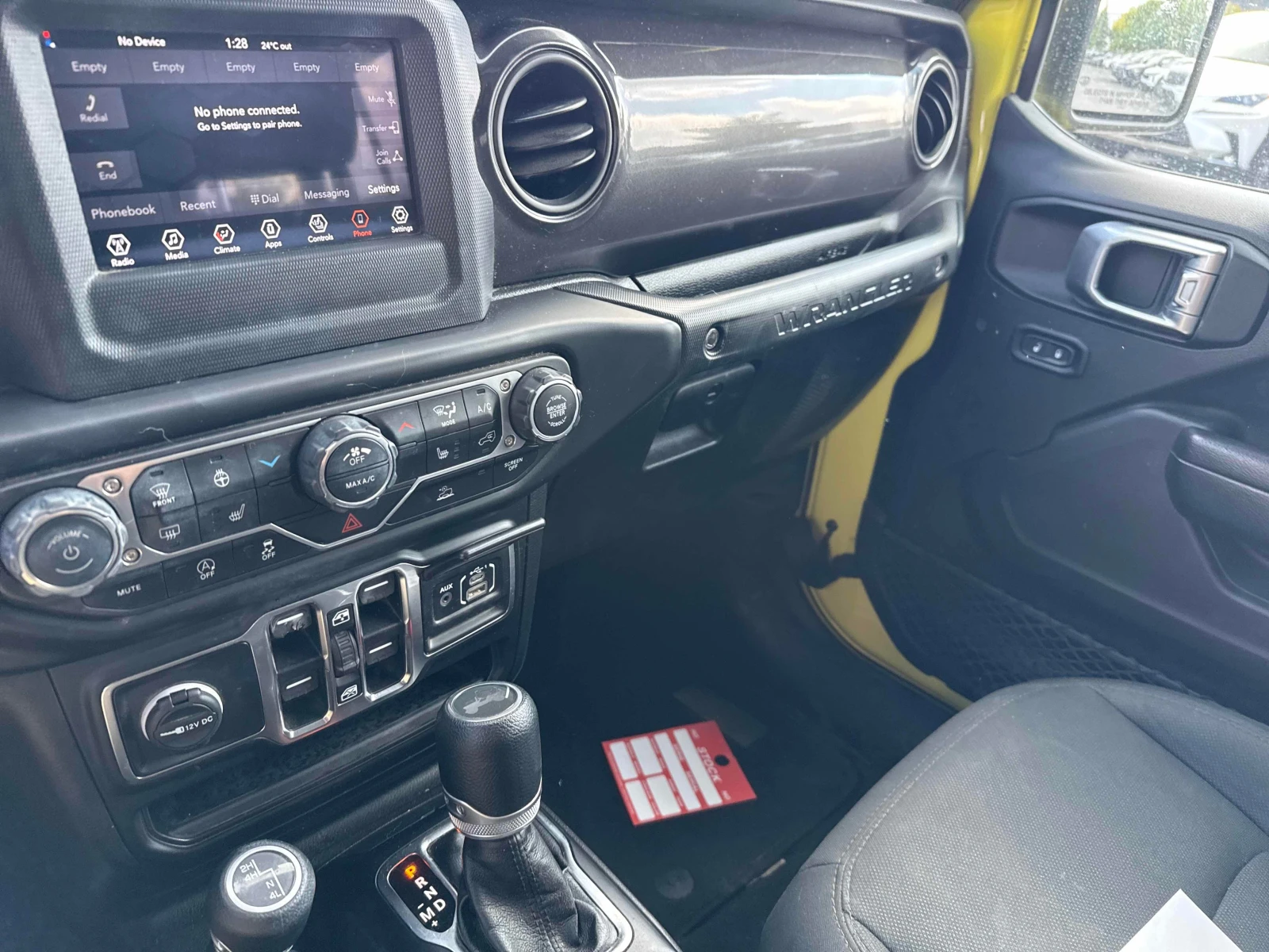 Jeep Wrangler Unlimited Sport Altitude / Carfax / Автокредит , снимка 9 - Автомобили и джипове - 56001630