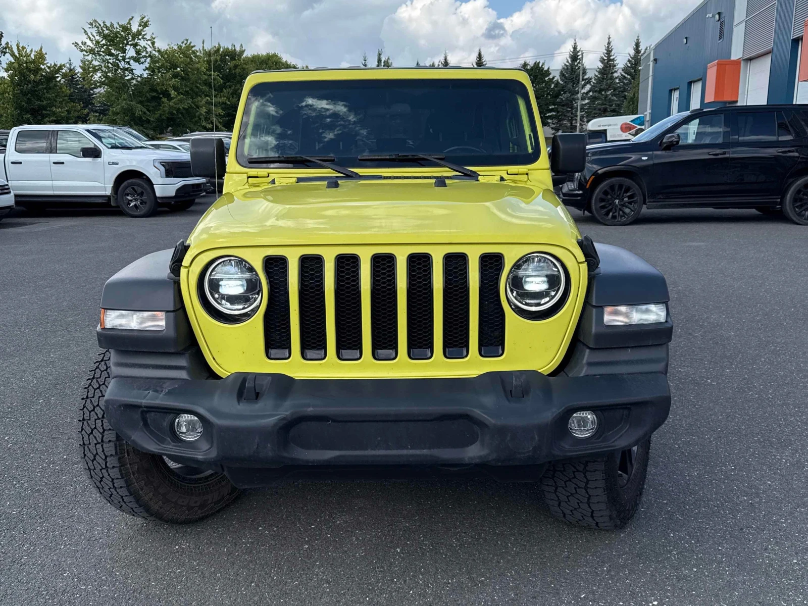 Jeep Wrangler Unlimited Sport Altitude / Carfax / Автокредит , снимка 6 - Автомобили и джипове - 56001630