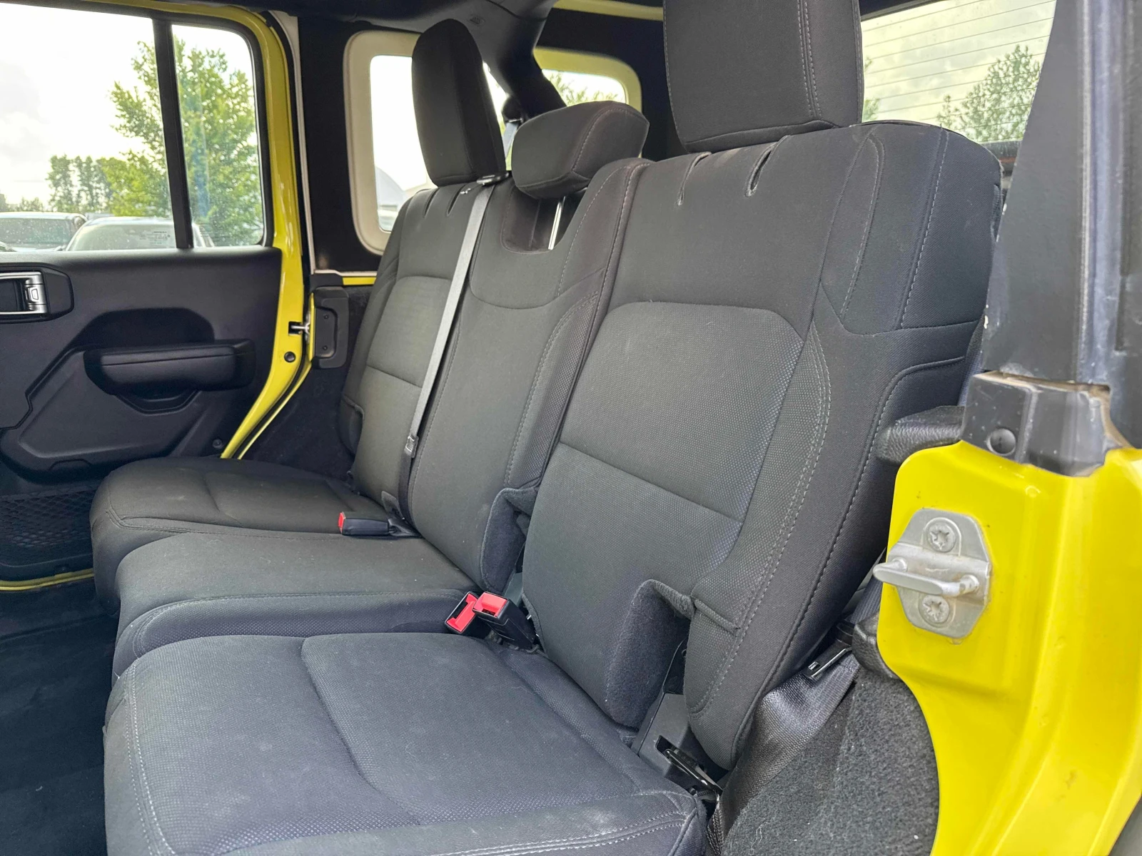 Jeep Wrangler Unlimited Sport Altitude / Carfax / Автокредит , снимка 11 - Автомобили и джипове - 56001630
