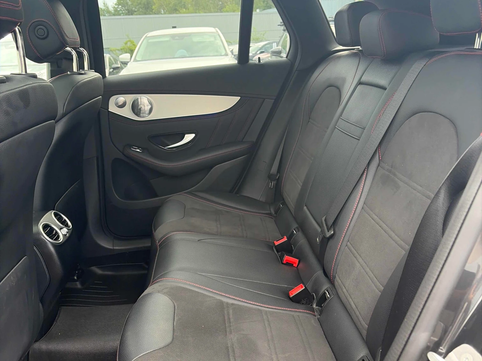 Mercedes-Benz GLC 43 AMG BURMESTER * ДИСТРОНИК * ПАНО* ПОДГРЕВ, снимка 11 - Автомобили и джипове - 56099360