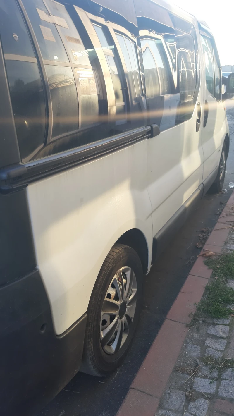 Opel Vivaro 1.9, снимка 4 - Бусове и автобуси - 47596930