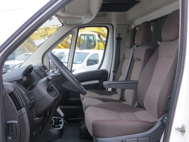 Peugeot Boxer 2,2 HDI EURO 6D, снимка 7 - Бусове и автобуси - 40354567