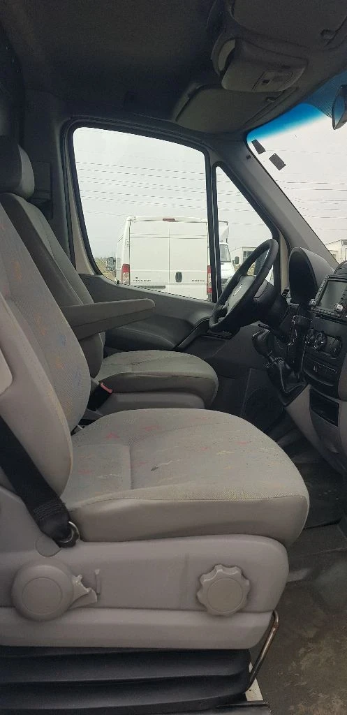 VW Crafter 2.5, снимка 6 - Бусове и автобуси - 49069199