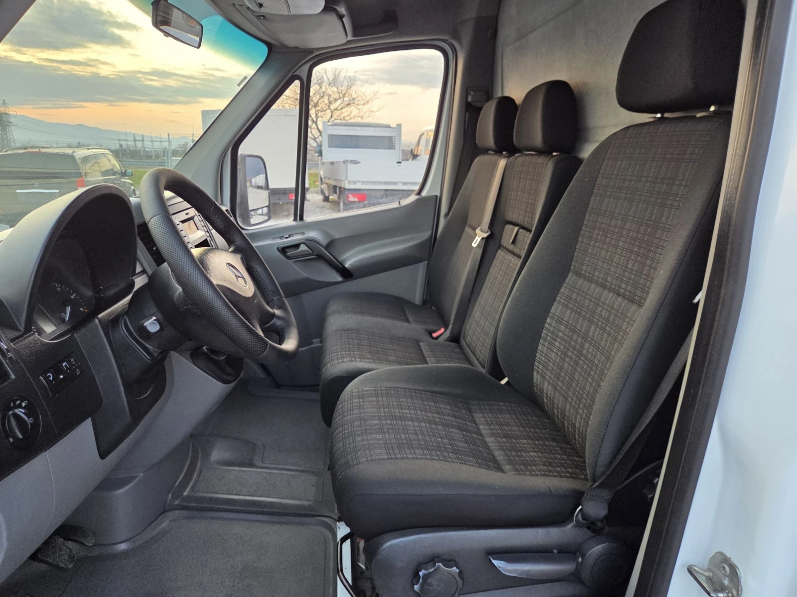 Mercedes-Benz Sprinter 316 CDI, Климатик, Евро 6, П.борд, Две странични врати, снимка 9 - Бусове и автобуси - 53710834