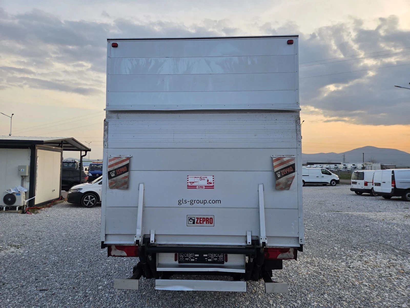 Mercedes-Benz Sprinter 316 CDI, Климатик, Евро 6, П.борд, Две странични врати, снимка 4 - Бусове и автобуси - 53710834