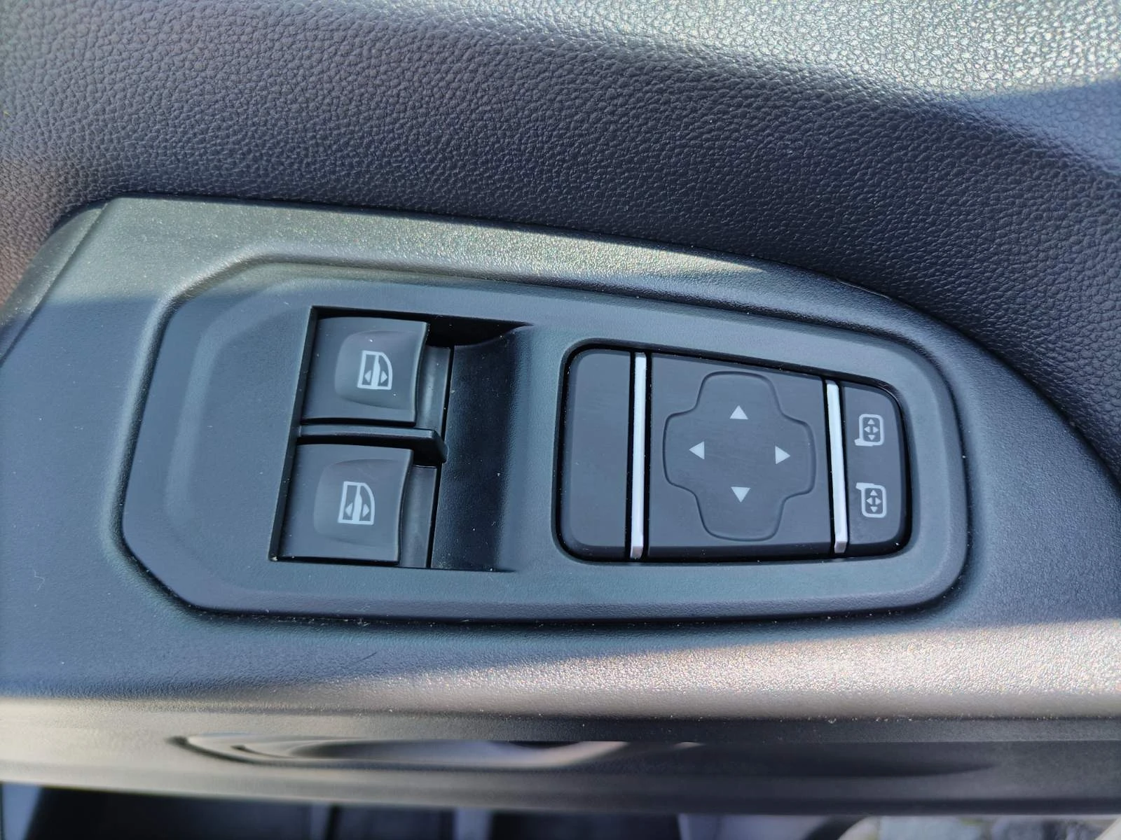 Renault Trafic 2.0dCi/ 110к.с., снимка 15 - Бусове и автобуси - 55725280