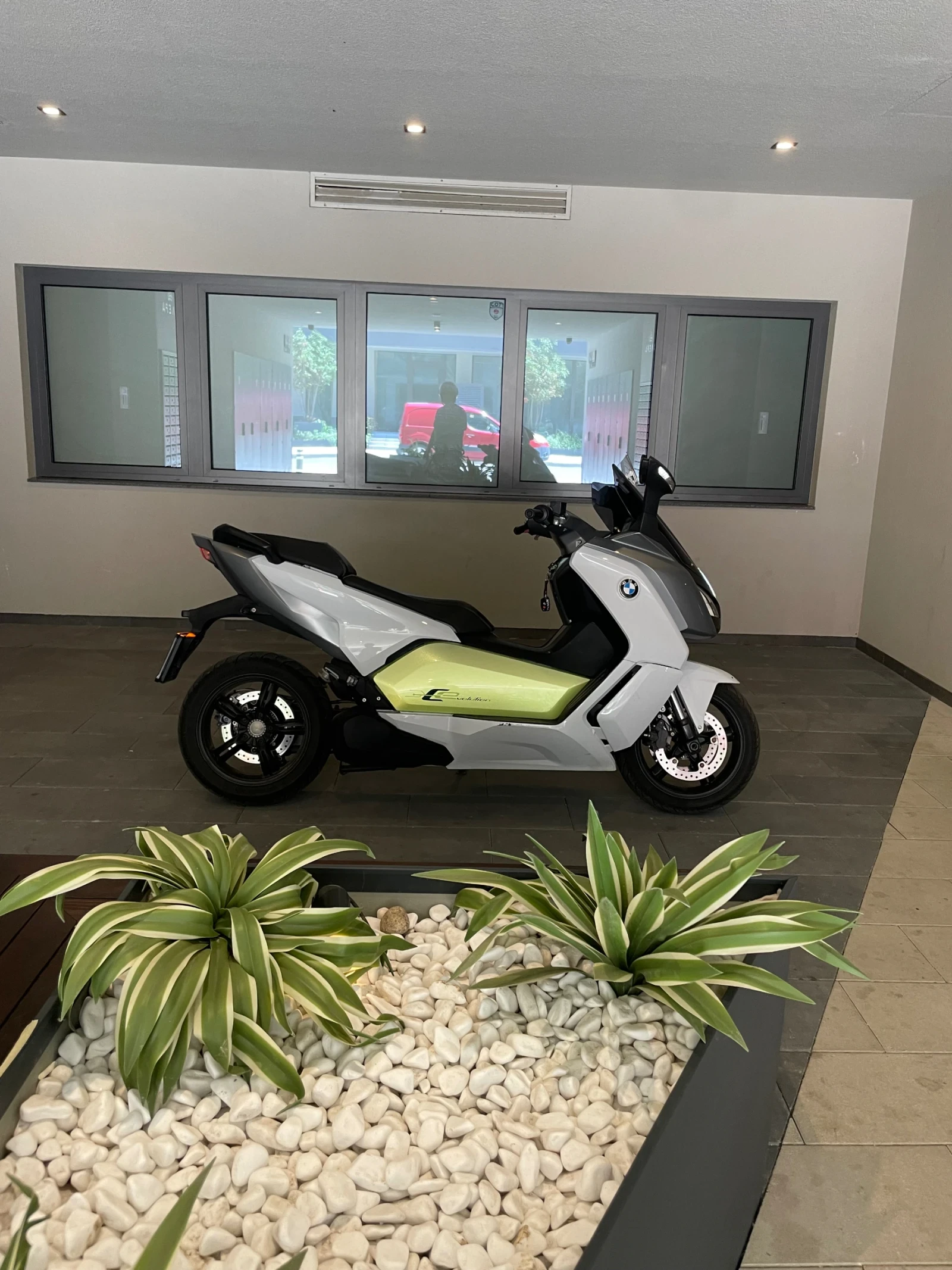 Yamaha T-max Evolution ABS/ASR, снимка 6 - Мотоциклети и мототехника - 55344456