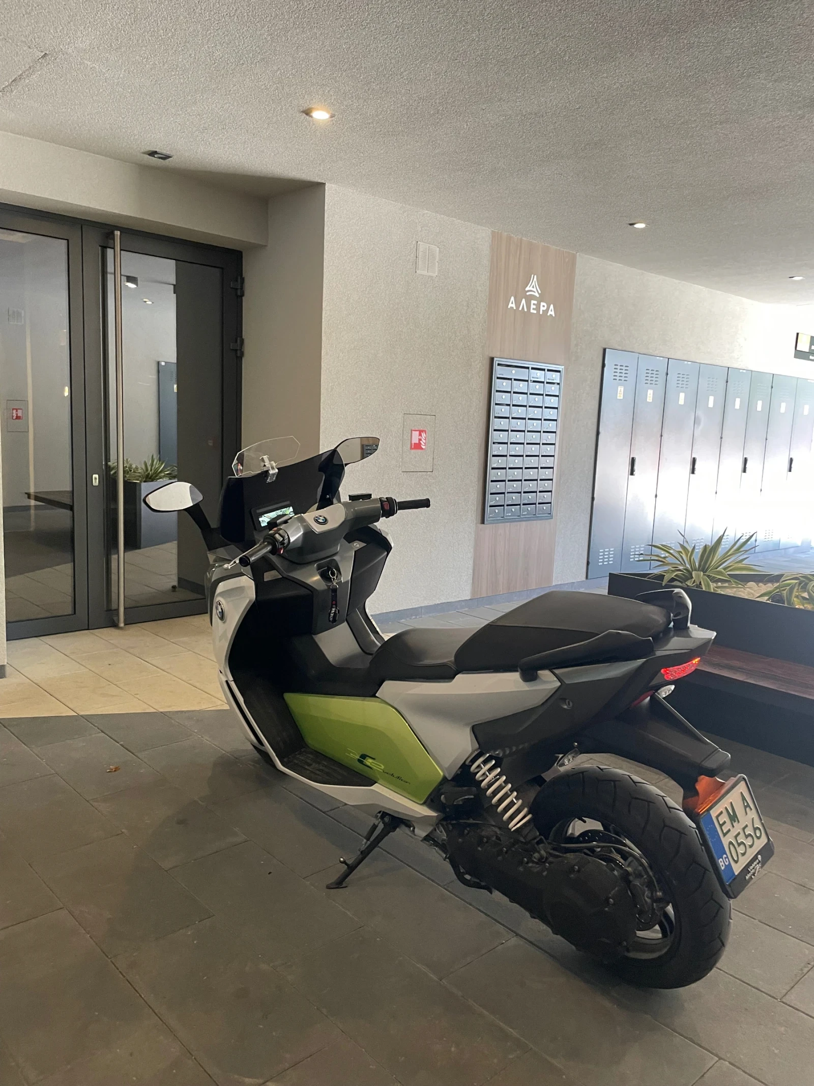 Yamaha T-max Evolution ABS/ASR, снимка 15 - Мотоциклети и мототехника - 55344456