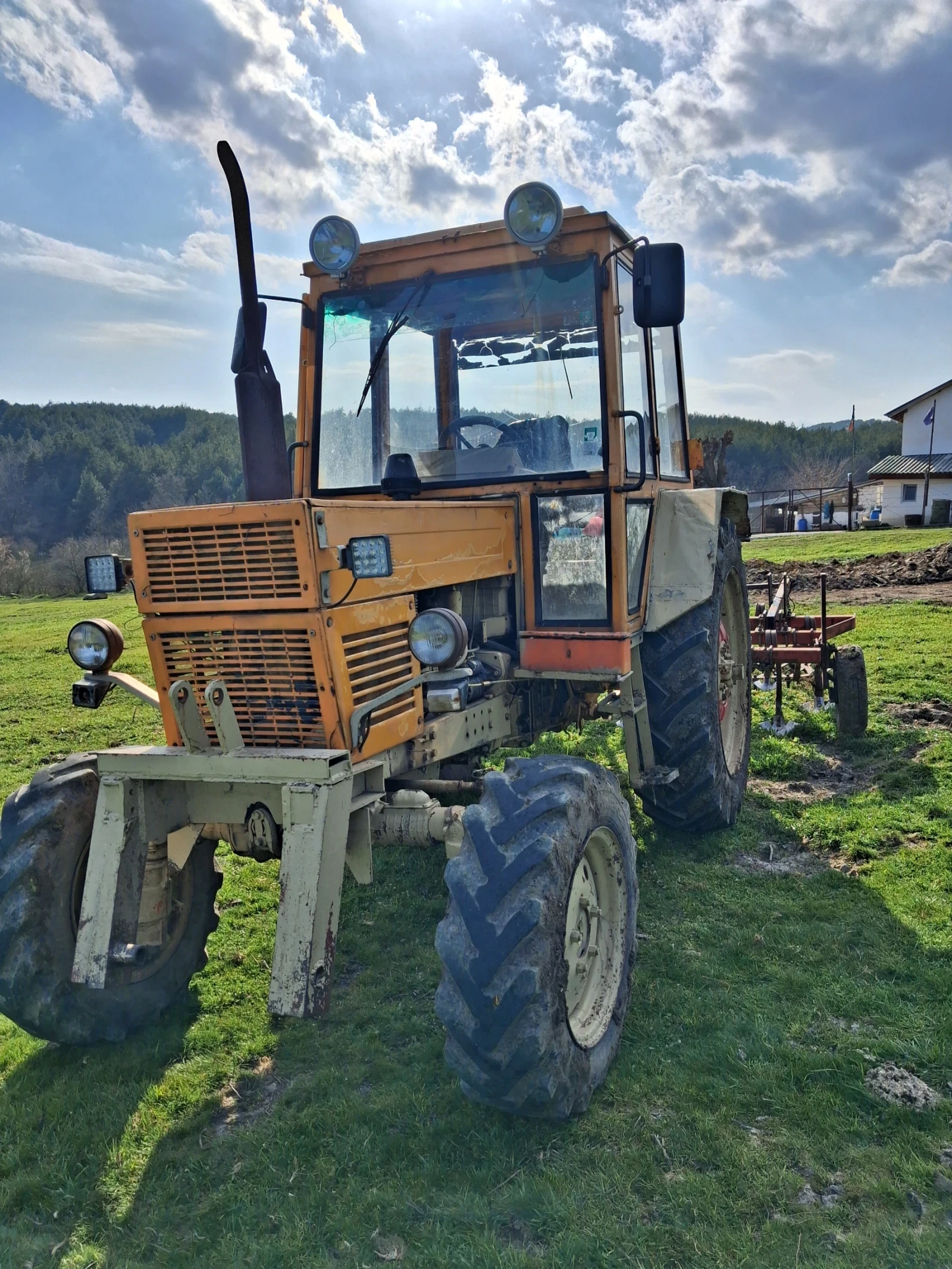 Трактор Болгар ТК 82, снимка 4 - Селскостопанска техника - 54055041