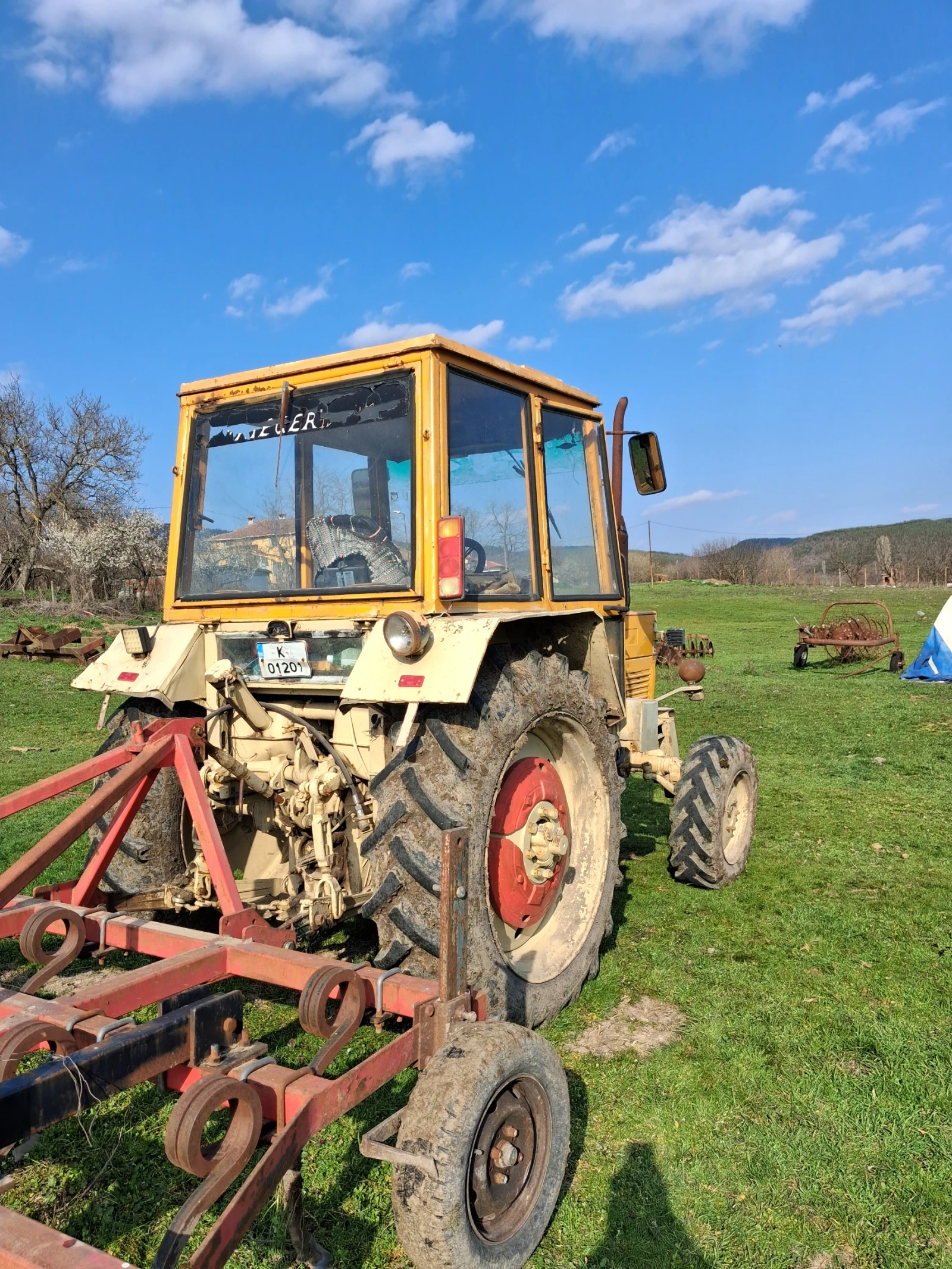 Трактор Болгар ТК 82, снимка 2 - Селскостопанска техника - 54055041