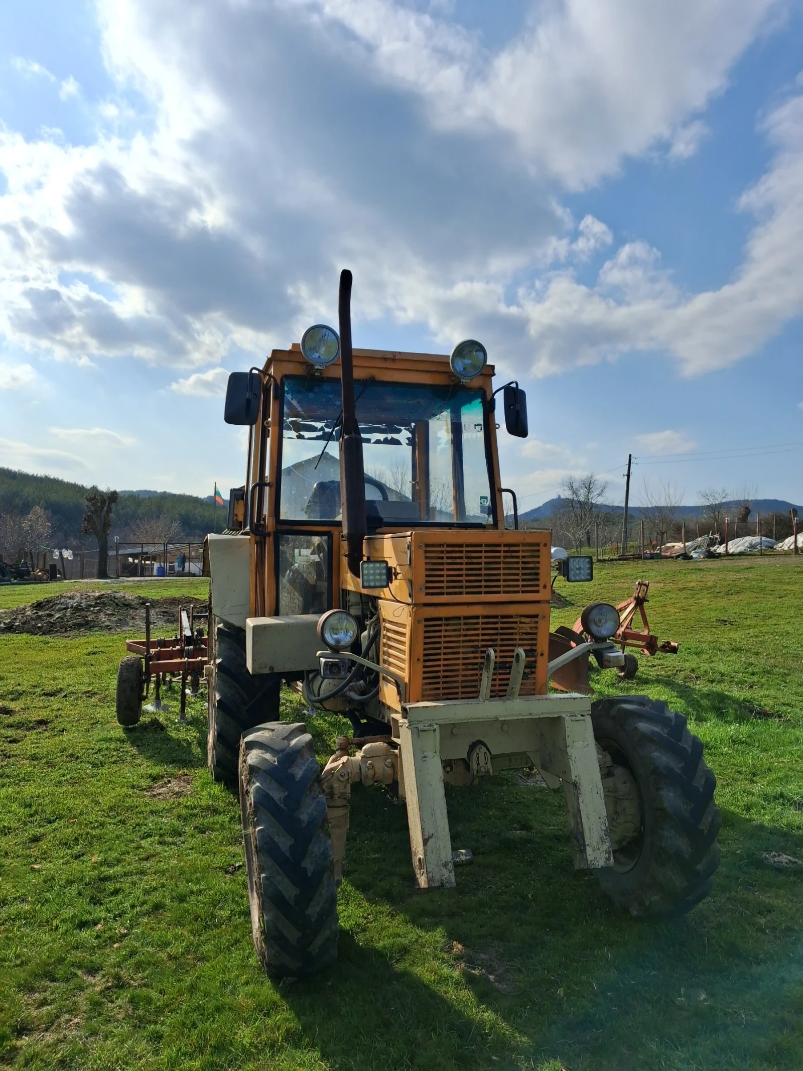 Трактор Болгар ТК 82, снимка 5 - Селскостопанска техника - 54055041