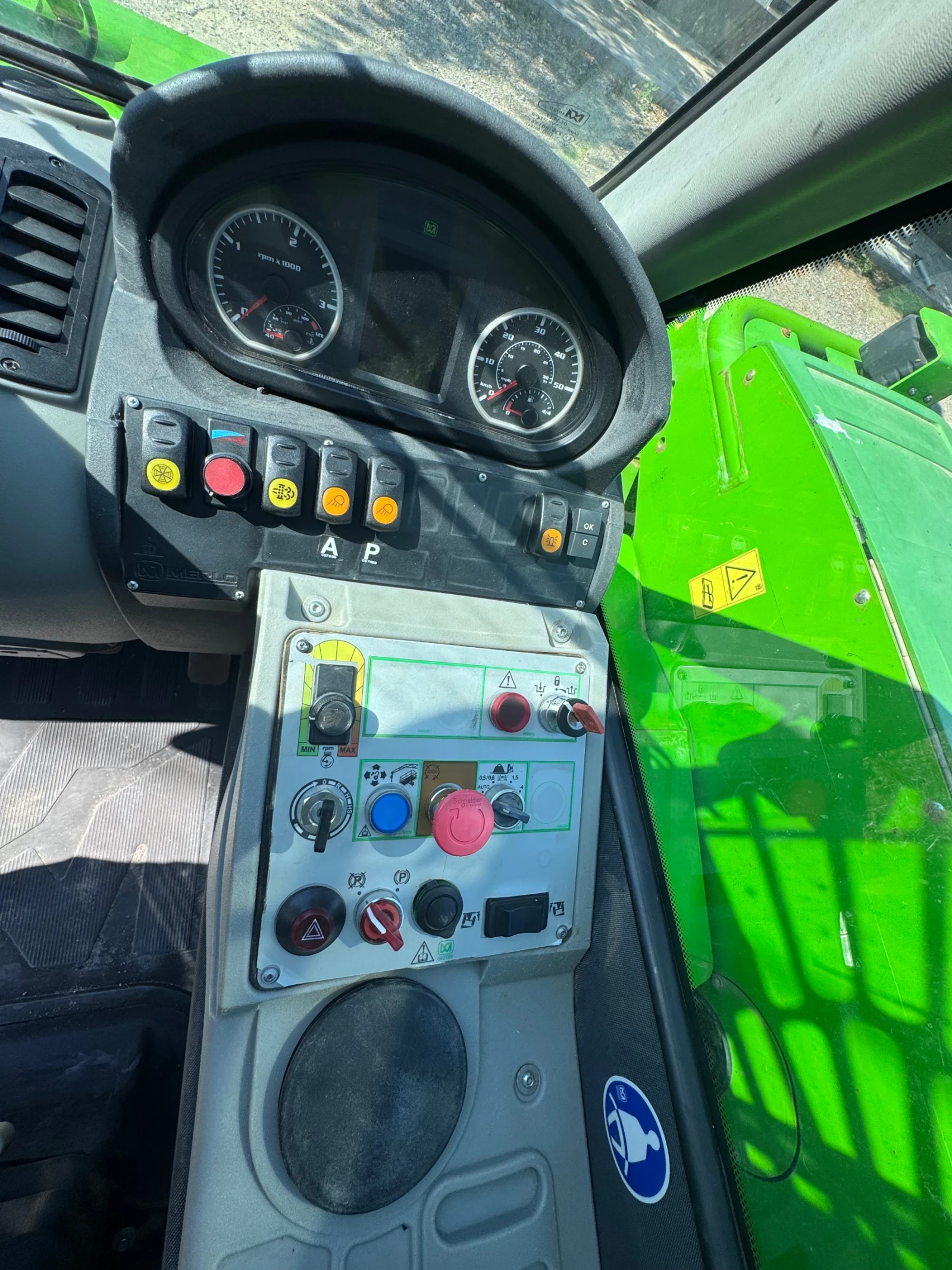 Телескопичен товарач Merlo P 40/17 plus, снимка 6 - Селскостопанска техника - 56152442