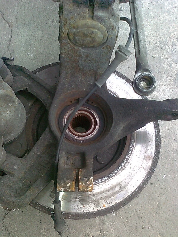 шенкел преден десен за Форд Фокус 1.8TDCI 03г. 