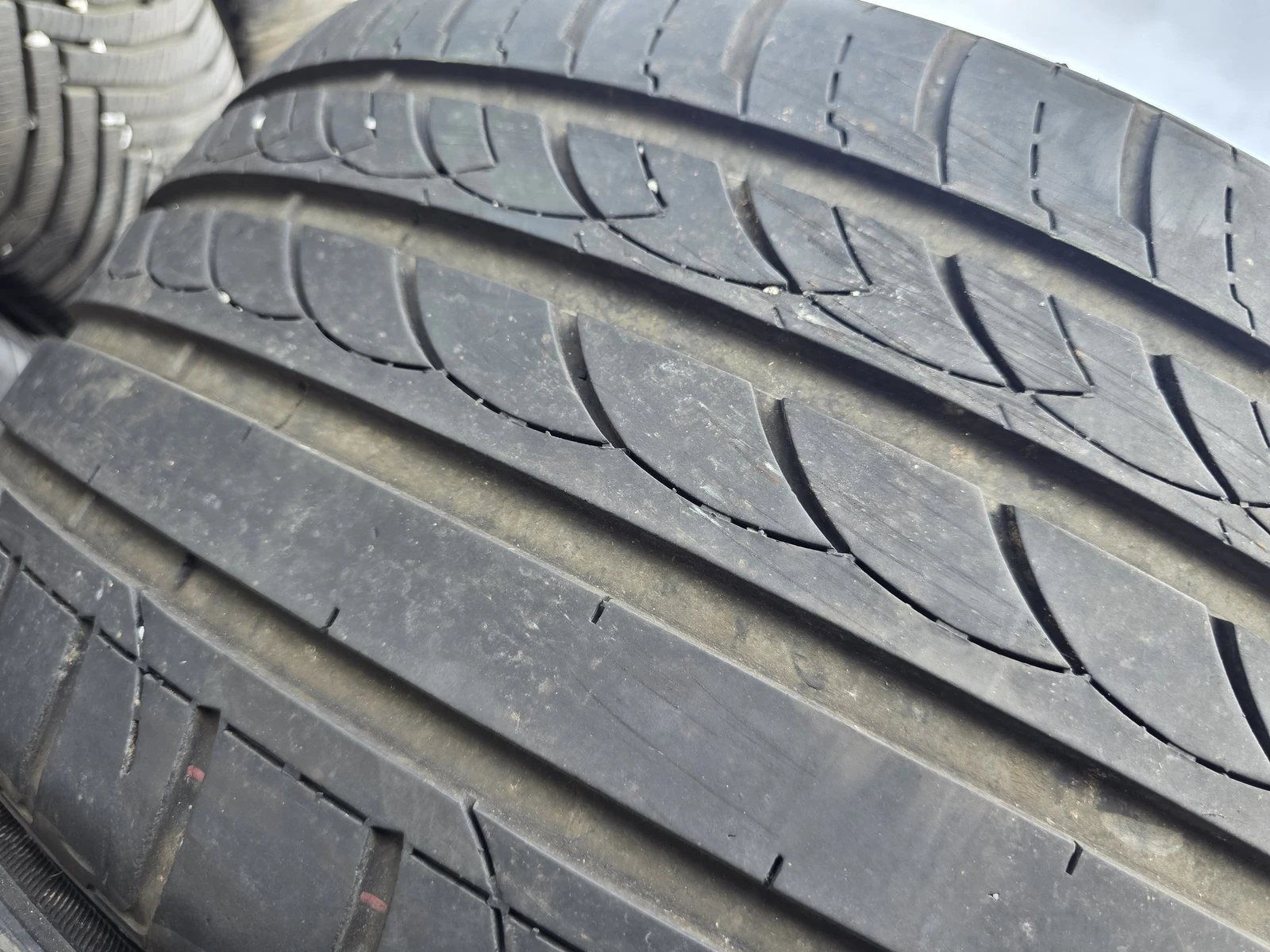 Гуми Летни 255/35R20, снимка 5 - Гуми и джанти - 56731049