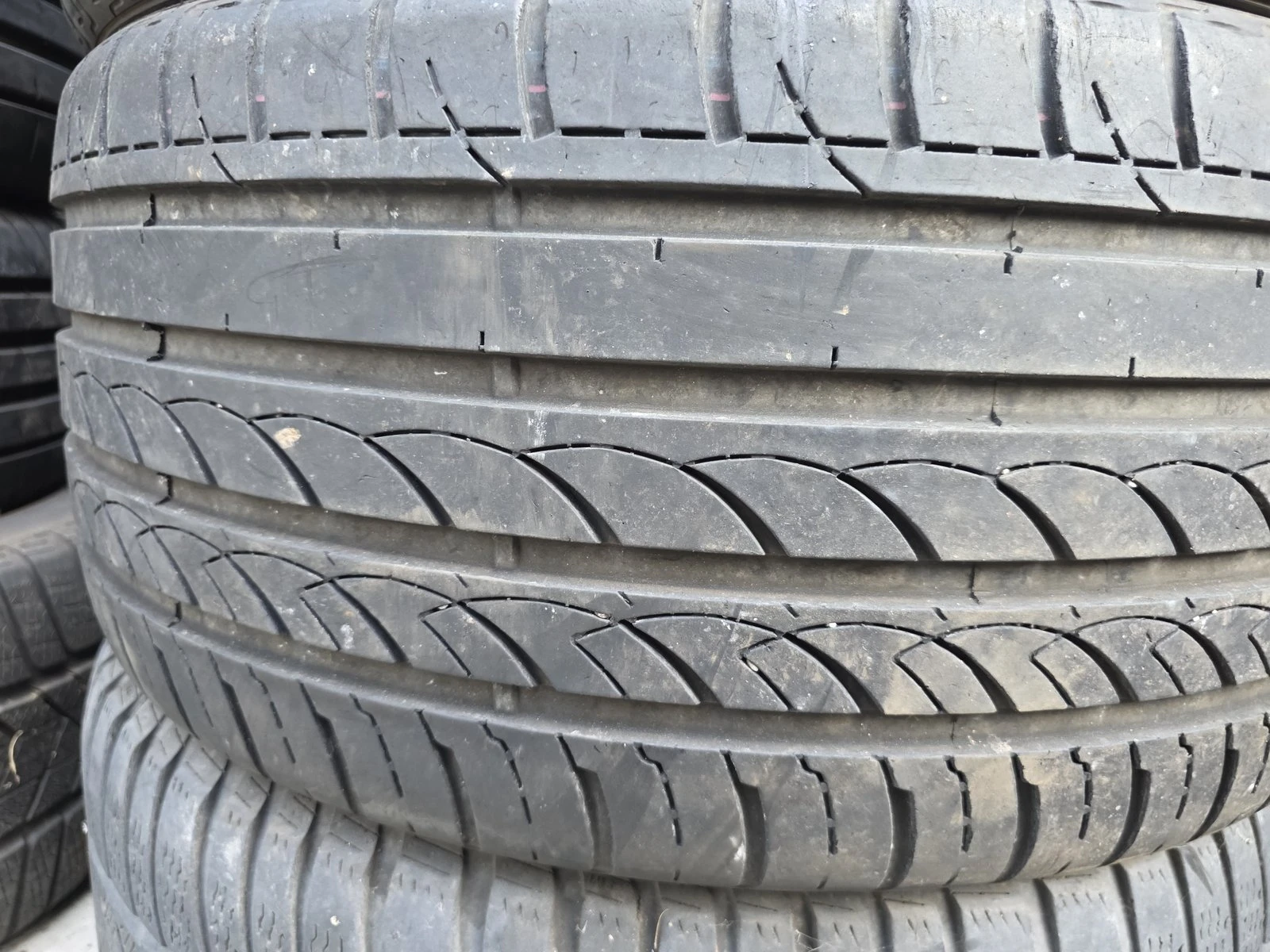 Гуми Летни 255/35R20, снимка 4 - Гуми и джанти - 56731049