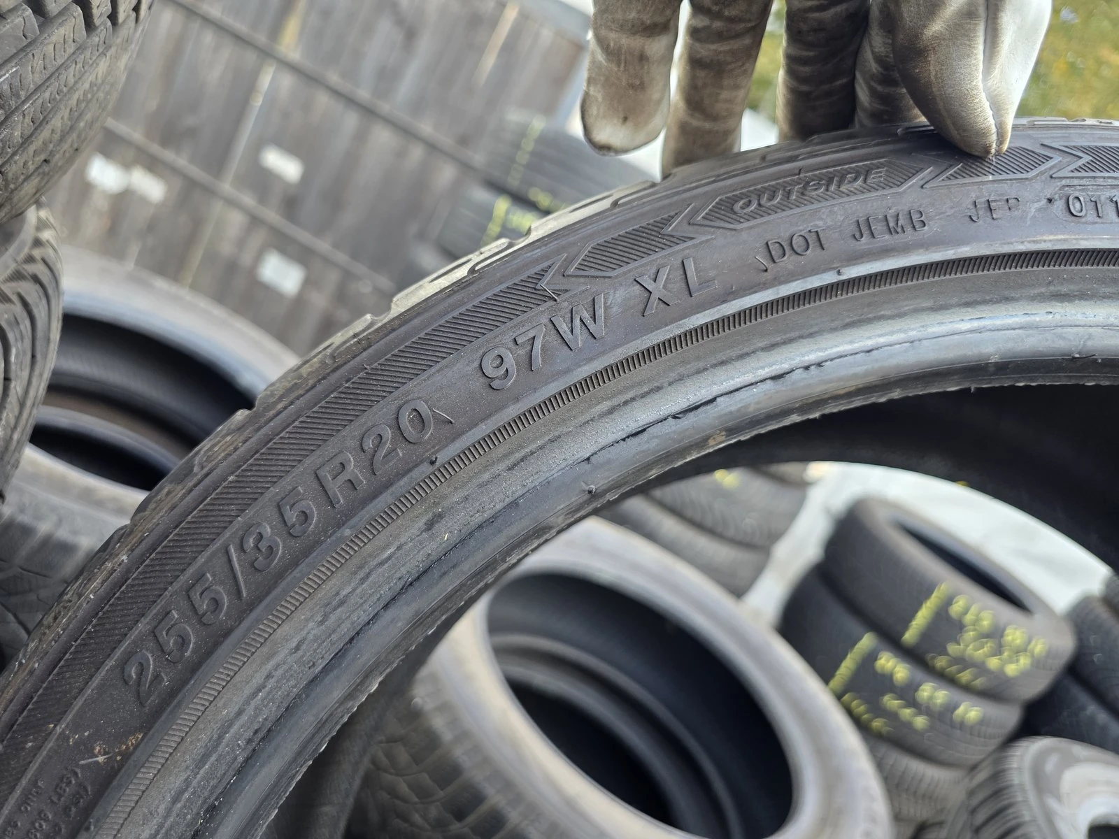 Гуми Летни 255/35R20, снимка 9 - Гуми и джанти - 56731049