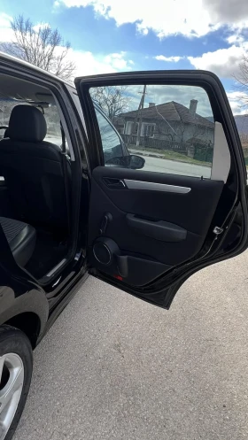 Mercedes-Benz A 150 A Class, 95к.с., снимка 15