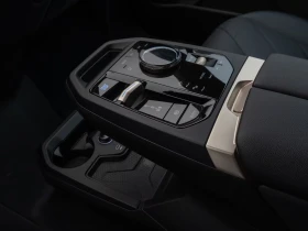 BMW iX xDRIVE-40/326HP/SPORT/22/360/ACC/H&K/280z, снимка 16