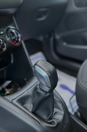 Peugeot 208 1.4HDI * КЛИМАТИК* СОБСТВЕН ЛИЗИНИГ* , снимка 13