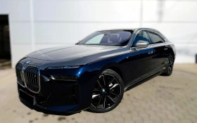 ������ BMW i7