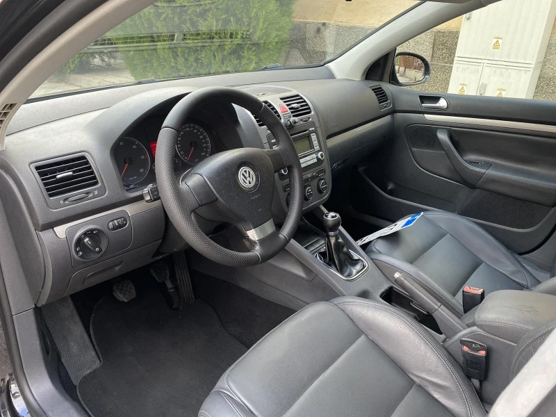 VW Golf 1.9 Tdi, снимка 6 - Автомобили и джипове - 47466358