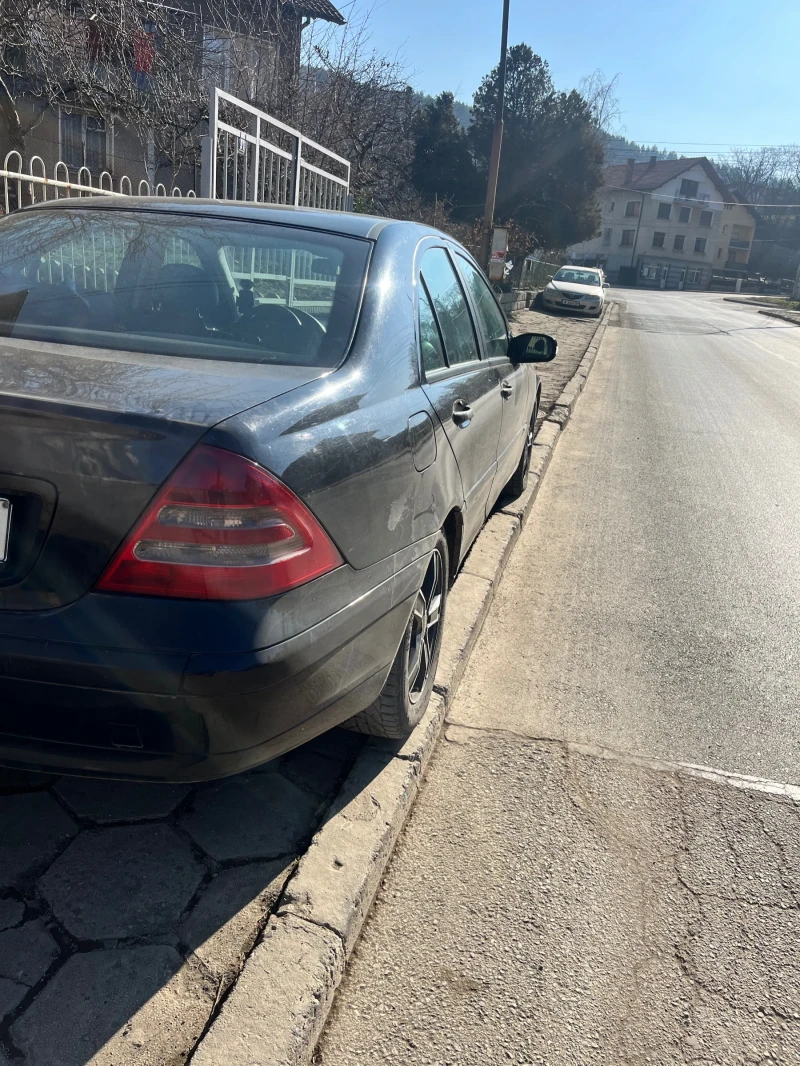 Mercedes-Benz C 220, снимка 5 - Автомобили и джипове - 49597845