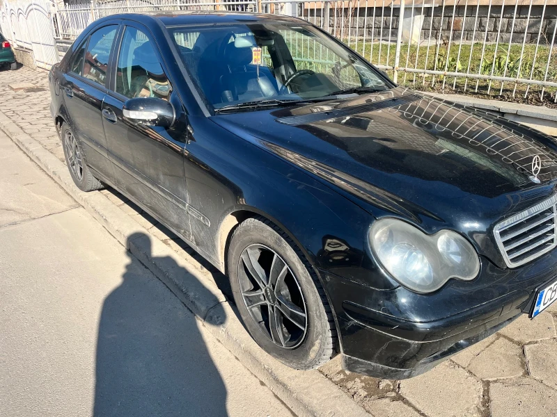 Mercedes-Benz C 220, снимка 4 - Автомобили и джипове - 49597845