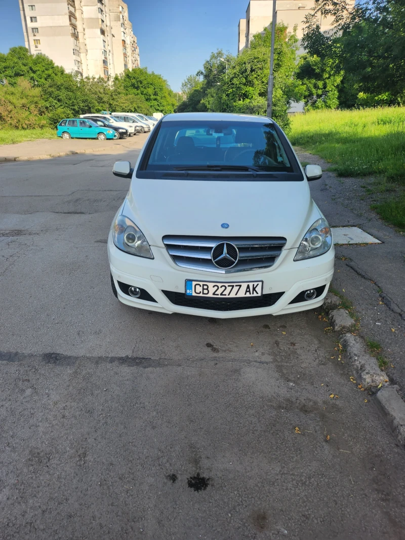Mercedes-Benz B 180