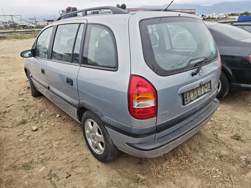 Opel Zafira 1.6, снимка 3 - Автомобили и джипове - 51847455