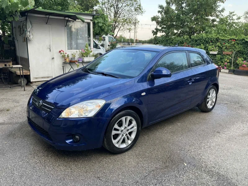 Kia Ceed 1.4 16v, снимка 2 - Автомобили и джипове - 52498570