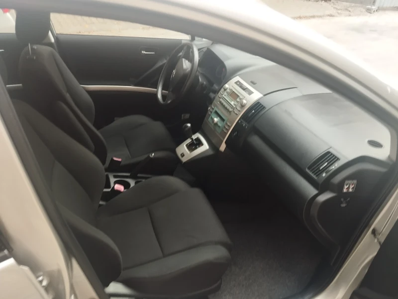 Toyota Corolla verso, снимка 9 - Автомобили и джипове - 52239087