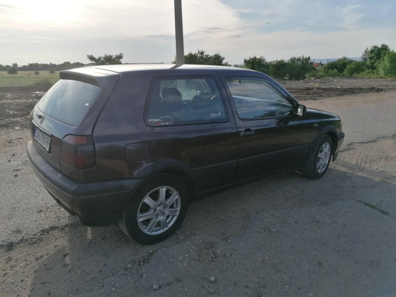VW Golf 2.0 115, снимка 4 - Автомобили и джипове - 52821024