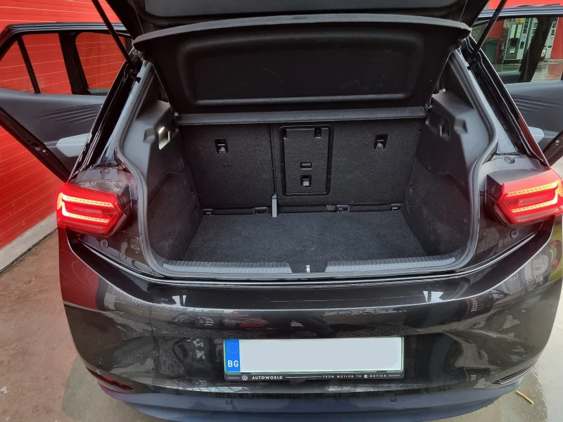 VW ID.3 Гаранционна 204 к.с./62 kwh/450км/1st/LED/, снимка 12 - Автомобили и джипове - 53138251