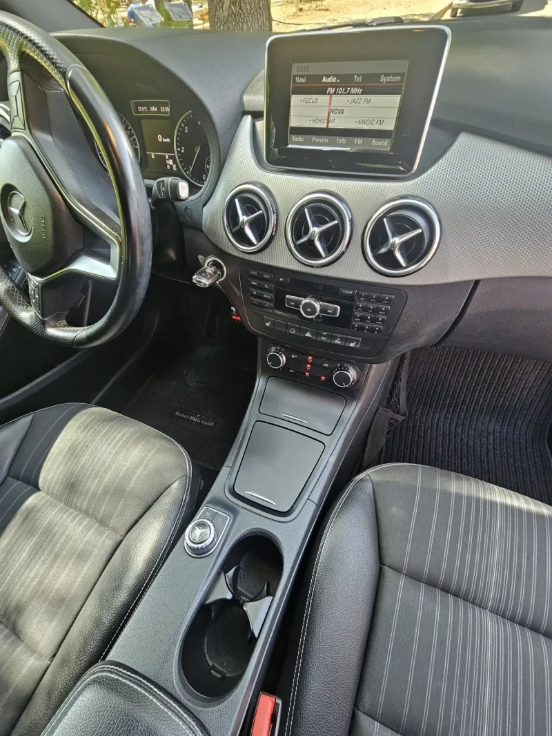 Mercedes-Benz B 180 Sport Сервизна история , снимка 8 - Автомобили и джипове - 53106169